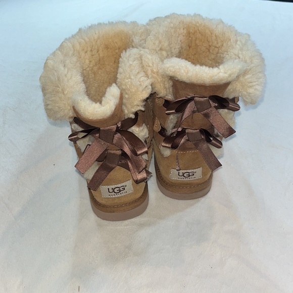 UGG Bailey Bow II in chestnut brown - Picture 5 of 13